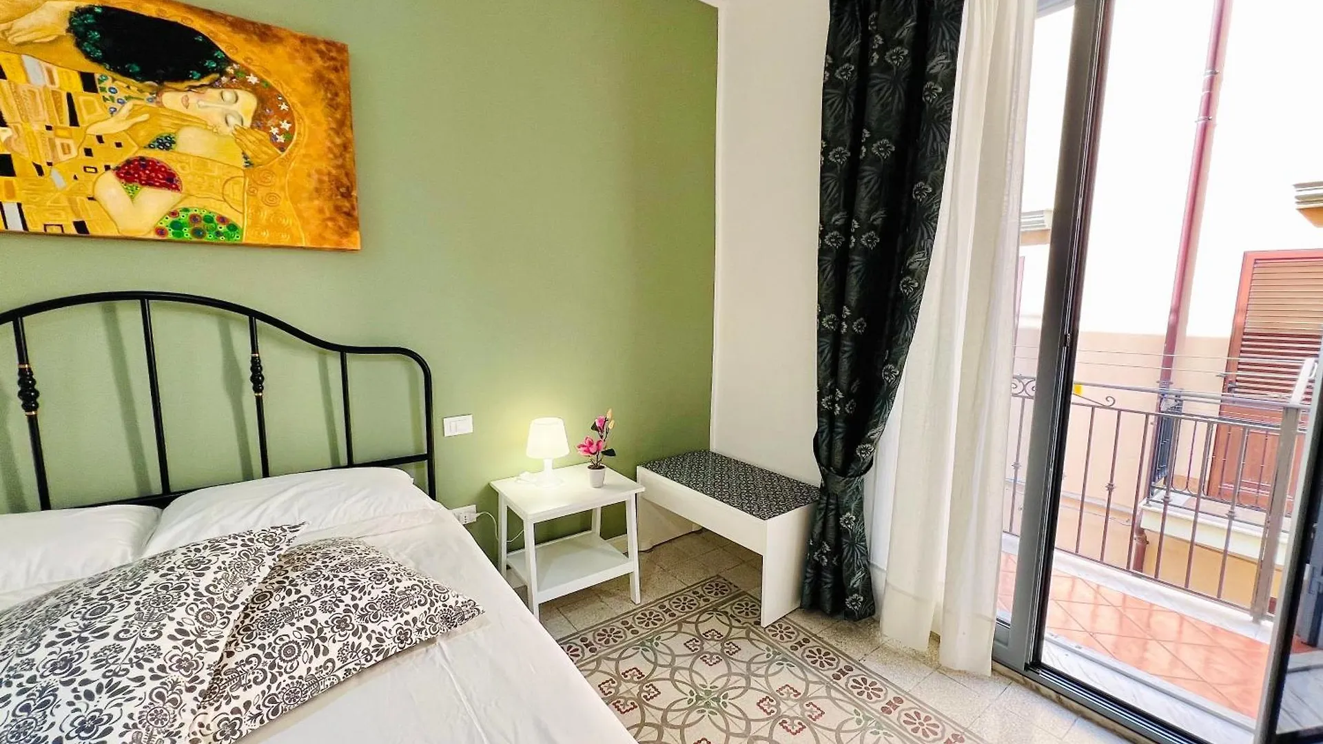 Domus Livi Otel Cinisi 0*,  İtalya
