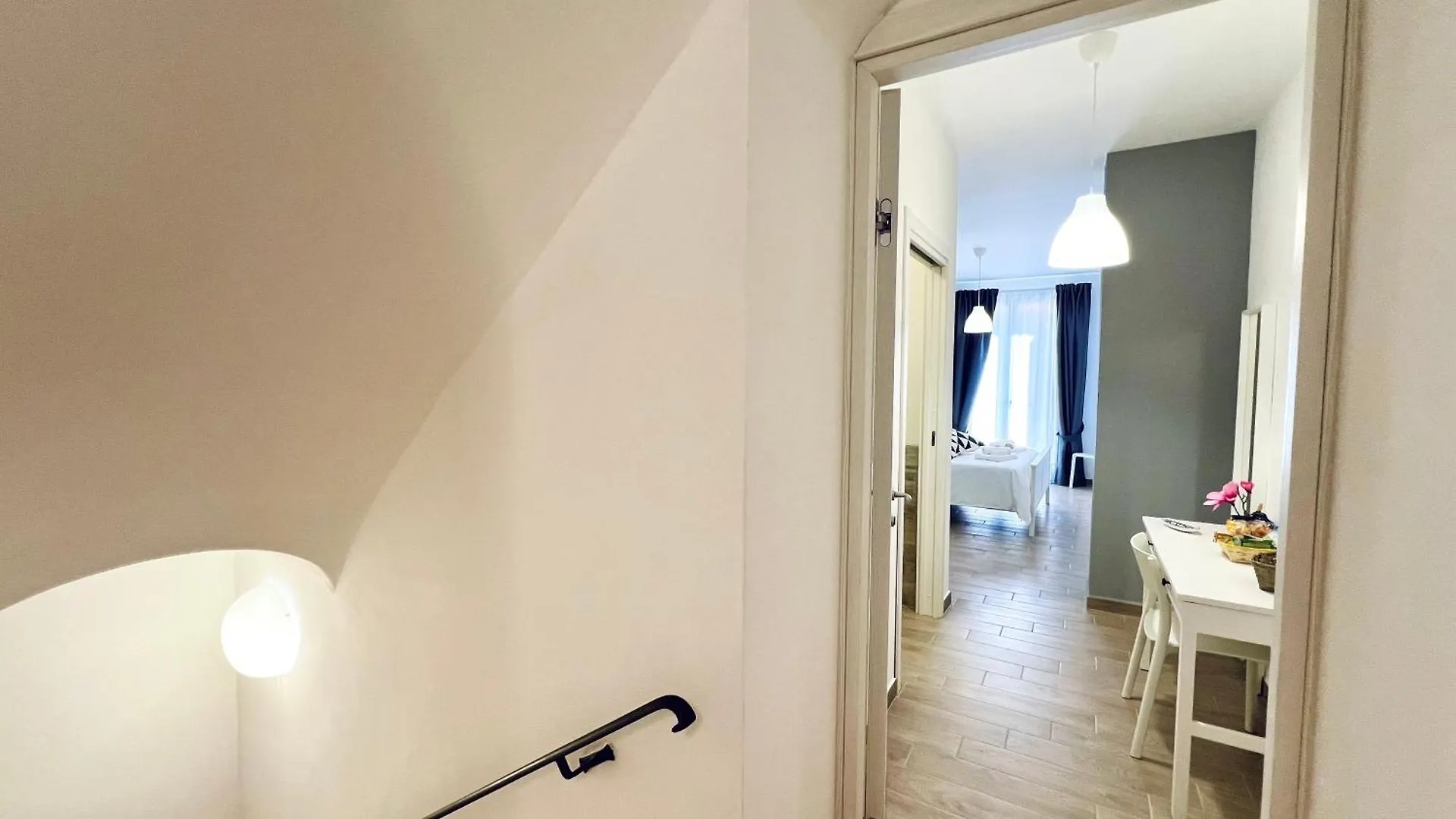 Domus Livi Otel Cinisi Konukevi