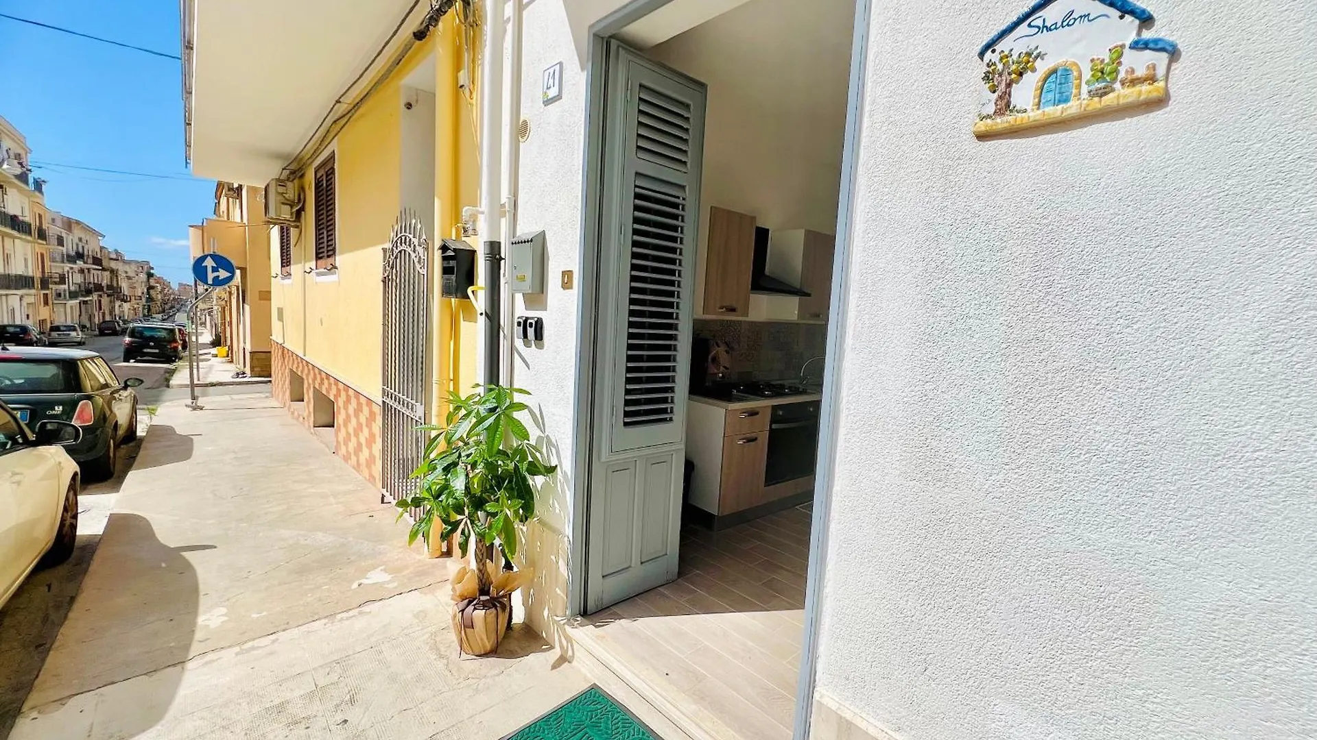 Konukevi Domus Livi Otel Cinisi