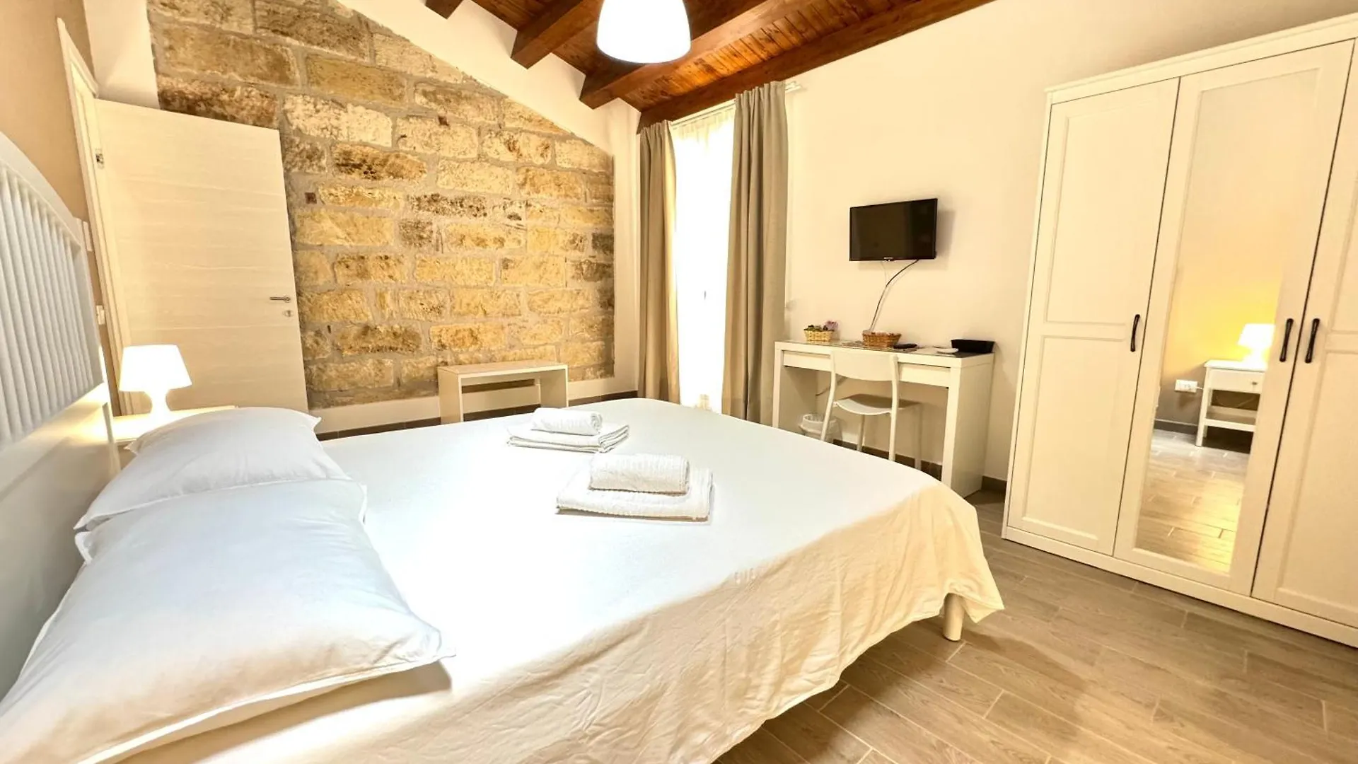 Konukevi Domus Livi Otel Cinisi