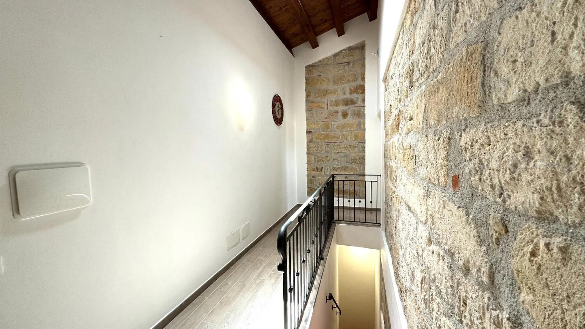 Domus Livi Otel Cinisi İtalya